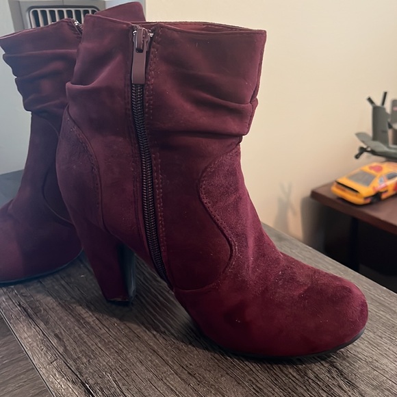 Maroon Top Moda Booties - Picture 2 of 4